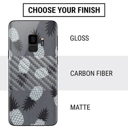 Black and White Pineapples Galaxy S9 Skin